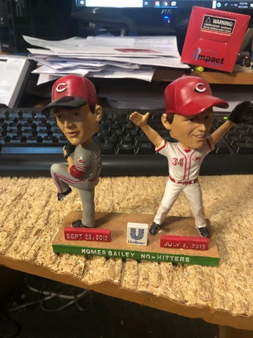 HOMER BAILEY-----CINCINNATI REDS---BOBBLEHEAD----SGA----2014 Cover