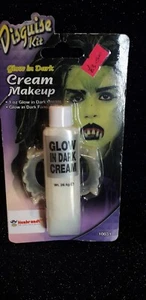 Glow in the Dark Halloween Make Up Paint Cream With Platic Vampire Teeth - Picture 1 of 1