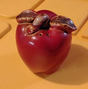 Vintage Ceramic Apple Salt or Pepper Shaker - Picture 1 of 3