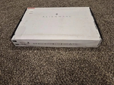 Alienware M18 R2 i9-14900HX | RTX 4070 32 GB RAM | SSD de 1 TB Foto 1 de 4