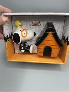 Neu Peanuts Snoopy & Woodstock gruselige Hundehütte Salz- & Pfefferstreuer HALLOWEEN - Bild 1 von 7