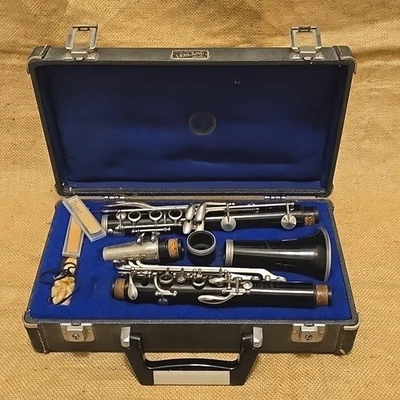 Clarinete Leblanc con estuche rígido (tal cual, sin probar) 1057H para piezas o reparación Foto 1 de 4