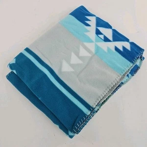 Fleece Blanket Geometric Shape Blue White Finished w/Blanket Stitching 56 x 37" - Picture 1 of 6