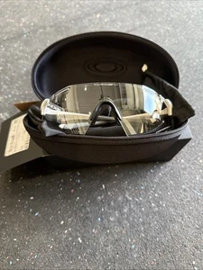 Gafas de sol Oakley CYBR DYNO blancas con lentes fotocromáticas - Imagen 1 de 5