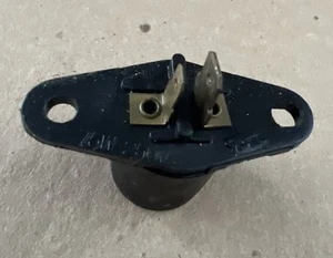 GE Microwave Oven : Light Socket (WB8X310 / WB08X10016) {P7026} - Picture 1 of 4