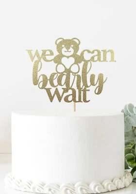 Cartulina brillante de doble cara We Can Bearly Wait With Bear Cake Topper Foto 1 de 2
