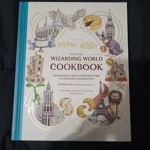 Harry Potter and Fantastic Beasts: Official Wizarding World Cookbook: Hardcov... - Foto 1 di 7