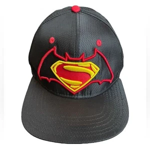 DC Comics Superman vs Batman Dawn of Justice Trucker Cap Hat Snapback OSFM - Picture 1 of 8
