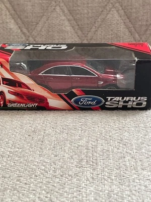 罕见 GREENLIGHT 红色福特 TAURUS SHO 1/64 压铸汽车全新带盒 — 第 1/4 张图片