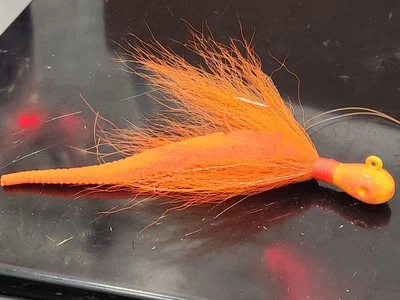 Plantilla Bucktail de 1 oz con cola de dragón de chenilla de 5 pulgadas para bajo Fluke  Foto 1 de 4