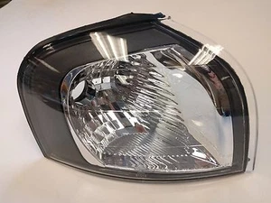 Señal de giro de estacionamiento lateral derecho/paso bisel negro 8620464 para Volvo S80 (2000-2003) - Imagen 1 de 10