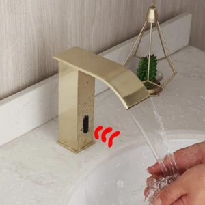Rubinetto bagno touchless oro spazzolato sensore ottone miscelatore ponte rubinetti lavandino montati - Foto 1 di 10