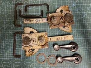 A Pair Of Morris Marina Ital Rear Window Regulators and handles Job Lot - Picture 1 of 8