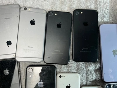 iPhone And iPad Mix Lot for Parts - Image 1 of 4