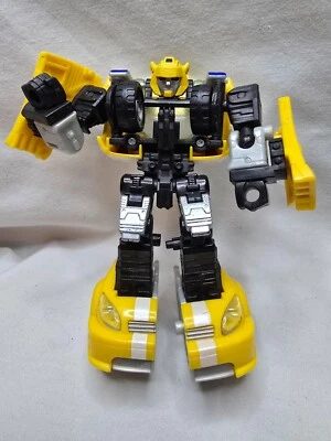 Transformers Classics Universe Bumblebee Deluxe Class Cruiser Robots incomplete - Image 1 of 4