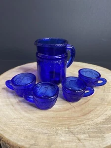 Kobaltblau Glas Miniatur/Kinder 4er Set Teetassen Fisch & Blumen + Krug - Bild 1 von 22