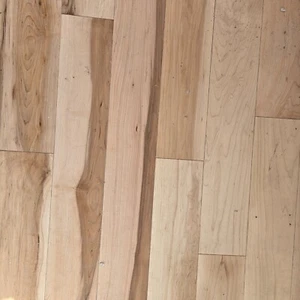 Adirondak Maple Solid Hardwood Flooring 87 Sq Ft - Picture 1 of 4