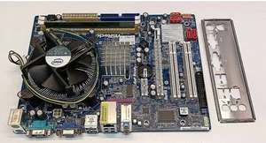 ASROCK G31M-GS SCHEDA MADRE, CPU QUAD Q8300 2.5GHZ/4M/1333, RAM DDR2 1GB. #7K - Afbeelding 1 van 6