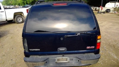 Passenger Right Tail Light Fits 04-06 SUBURBAN 1500 1065593 - Image 1 of 4