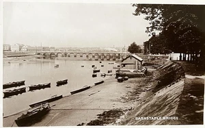 Barnstaple, The Bridge Vintage B&W Real Photo Postcard RPPC, Devon - Picture 1 of 2