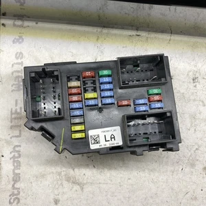 2007-2013 Chevy GMC Yukon Suburban Tahoe Interior Dash Fuse Block Box 15839517 - Picture 1 of 5