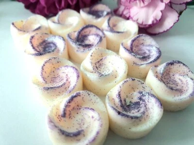 Wax Melts Flowers, Handmade, 6  Highly Scented Melts, 70+ Scents, Vegan 35-40g - Image 1 of 4