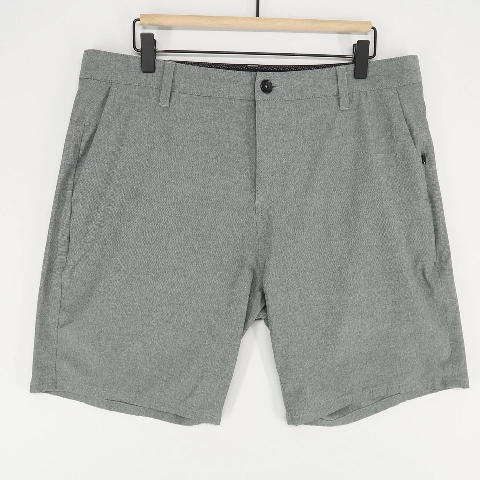 Vuori Aim Shorts Mens 34 Gray Athleisure Golf Chino Stretch Casual Performance - Image 1 of 4
