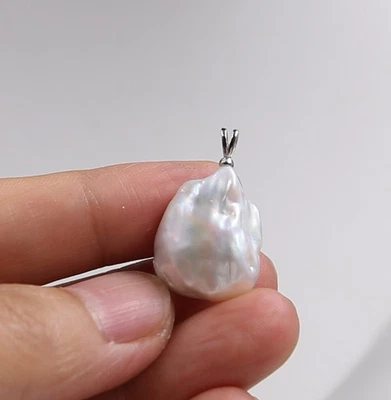 South Sea Pearl Bi-color Baroque 16.5X20.5 mm Maluku Indonesia undrilled pendant - Image 1 of 4