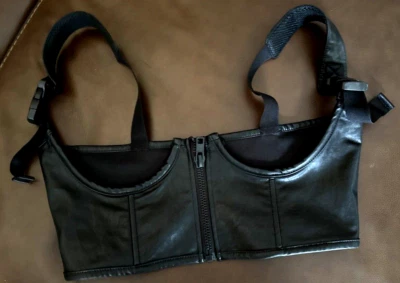 海报 Grl Dolls Kill 黑色人造皮革下半身素食 Med ba — 第 1/4 张图片