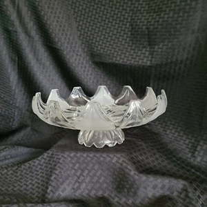 Bellissimo piatto torta in vetro supporto piedi disegno foglia fiore ciotola frutta pesante  - Foto 1 di 10