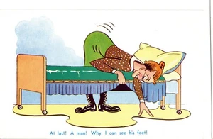  Green's Souvenir Katoomba Postcard G2, At last, A man! Why I can see his feet! - Bild 1 von 2