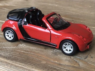 De colección Maisto Smart Roadster cupé rojo 1/31 diecast 2003 sin caja en muy buena condición Foto 1 de 4