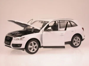 Audi Q5 white diecast model car Welly 1/24 - Picture 1 of 4