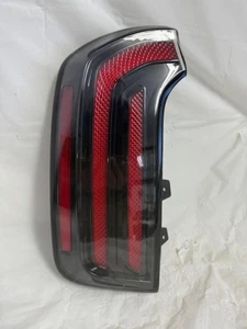 Luz trasera LED negra del lado del conductor izquierdo OEM 2023-2024 Kia Telluride - Imagen 1 de 3