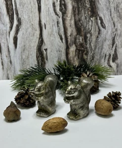 Juego De Colección De 2 Agitadores De Sal y Pimienta De Ardilla Figura De Peltre Con Tapones Btm - Imagen 1 de 14