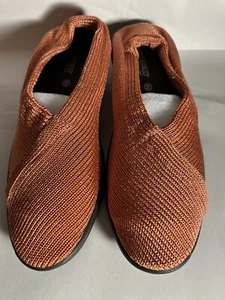 NIB Arcopedico Womens EU 42 US Portugal Mailu Slip On Wedge Shoes Brick Vegan - Picture 1 of 6