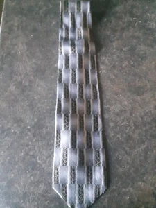 Corbata a Rayas Bosa Largo 56" 3.5" Ancho 100% Seda - Imagen 1 de 4