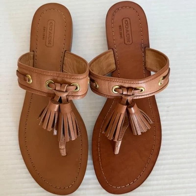 Sandalias Coach Sheena Chanclas Cuero Tostado Borla Talla 8.5 Foto 1 de 4