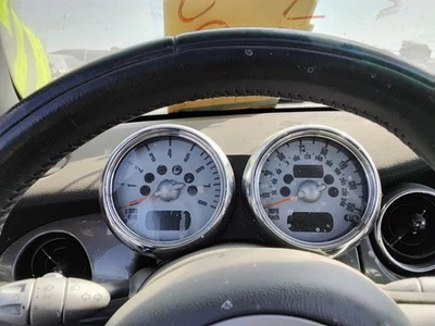 Cooper OE 2005 velocímetro calibre clúster 82 k millas mini Foto 1 de 4