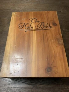 Memorial Edition 1976 Holy Bible Concordance With Cedar Box Vintage Protestant - Picture 1 of 14