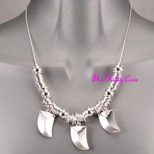 Argento Spazzolato Nickel Effetto Corno Tribale Triplo Dente Zanna Artigli - Imagen 1 de 4