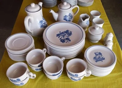 Juego de 38 piezas de gres Pfaltzgraff Yorktown Foto 1 de 4