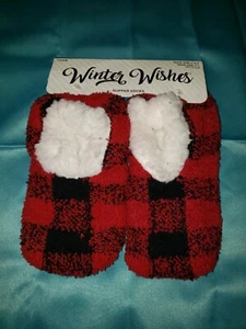 New Kids Winter Wishes Slippers Socks Red and black plaid - Picture 1 of 3