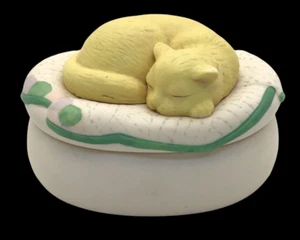Vintage Katze Schmuckkästchen schlafende Katze auf Kissen Kätzchen Kätzchen oval Biskuit Punze - Bild 1 von 4