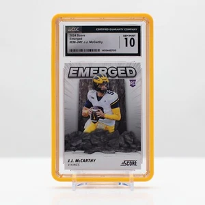 Football 2024 J.J. McCarthy #EM-JMY Panini SCORE NFL Emerged Rookie CGC 10 Gem - Bild 1 von 4