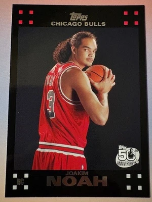 Joakim Noah Topps 2007-08 50 aniversario novato Foto 1 de 2