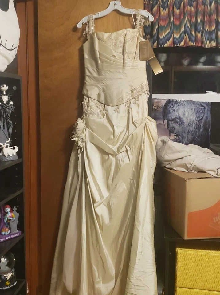 Vestido de novia Demetrios NUEVO talla 10 Foto 1 de 4