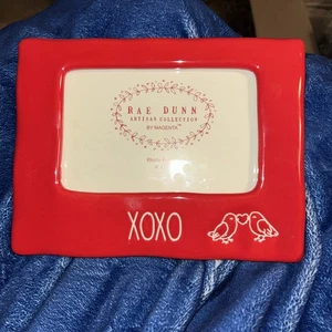 Rae Dunn Artisan Collection “XOXO” Picture Photo Frame 5” X 7” Ceramic - Picture 1 of 4