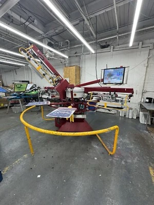 Prensa de serigrafía anatol 6 cabezales de color. Con luz LED UV como. Transportador de calor Foto 1 de 4