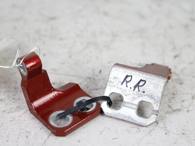 Maserati Ghibli 2014-2020 bisagra de puerta inferior y superior trasera derecha roja OEM 52K Foto 1 de 3